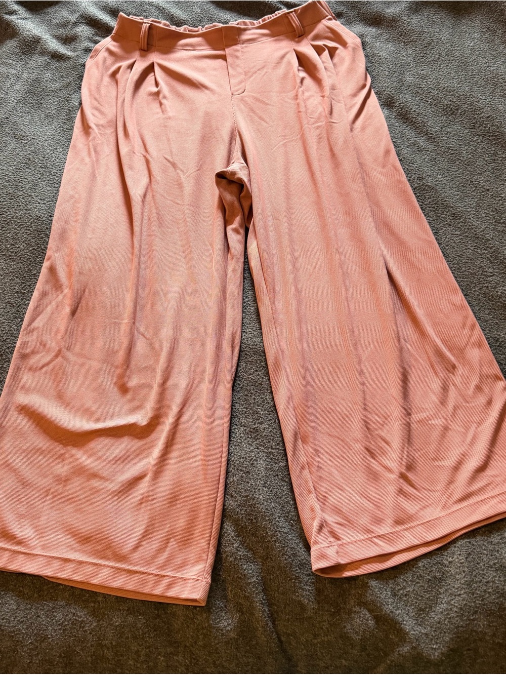 HALARA Wide-Leg High-Rise Cropped Pants in Rose